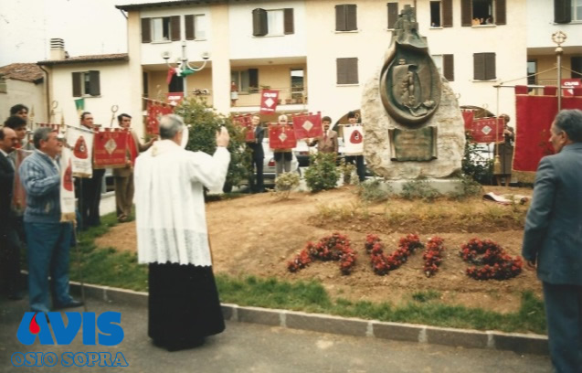 Benedizione Monumento al Donatore Avis Osio Sopra 24 Aprile 1988